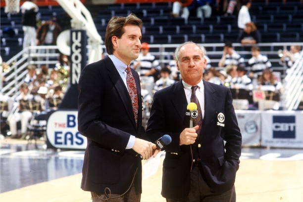 篮球场尺寸全知道：长和宽各为多少米？