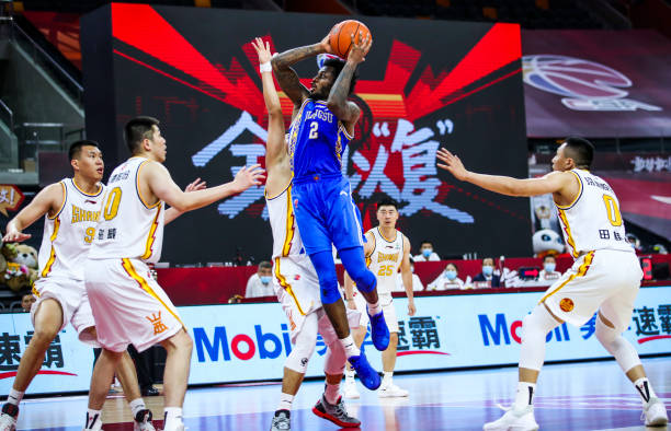 从新手视角出发的篮球规则教案改进建议