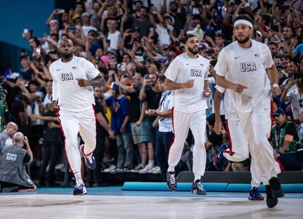 乔丹身高与篮球位置的关系：为何他成为得分后卫的标杆？