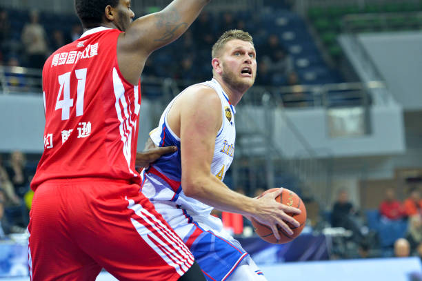 季后赛冠军奖杯之后，中国篮球的下一站是什么？