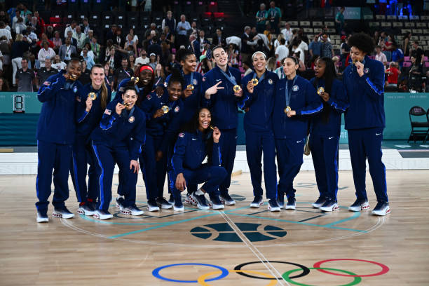 上篮时如何应对防守？实用技巧与策略分享