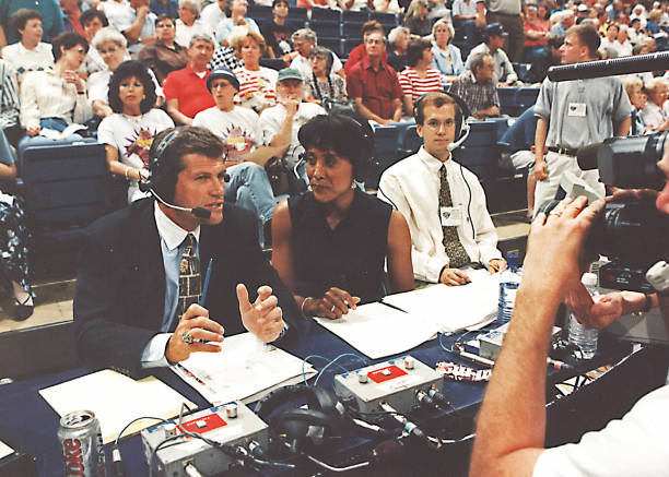 安踏、李宁、乔丹、特步、匹克：哪款鞋更适合跑步和日常穿搭？