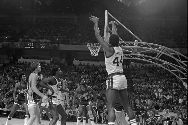 周琦全能爆发！37分26板6助4帽创CBA新纪录