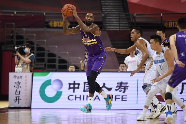 投篮姿势详解：从站姿到出手，全面提升命中率