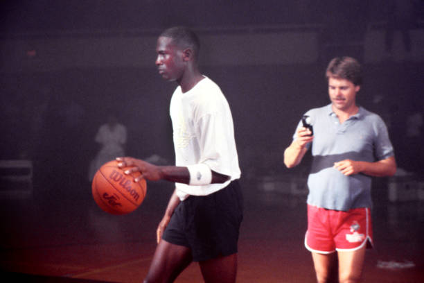 欧文背影：展现球星不为人知的一面