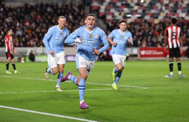 实况足球PS5版：如何打造无懈可击的后防线