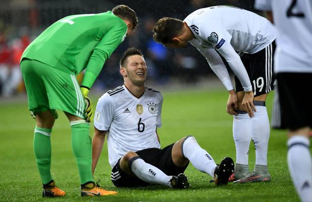 攻防一体：古利特如何重新定义中后卫角色