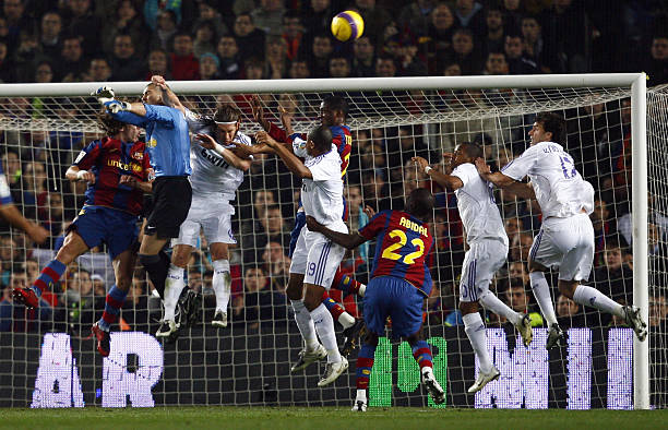 4-3-3 vs. 4-2-3-1：哪种阵型最能释放梅西的潜力？