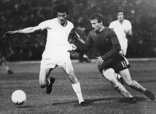 巴西足球为何最强？揭秘桑巴足球的魔力