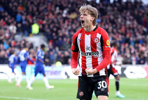 破门时刻：射门高手的经典案例解析