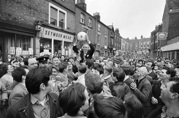 八角笼足球的5大核心动作：踢、传、控、防、射