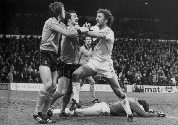 833足球直播九尾：当电竞式热血注入传统足球解说