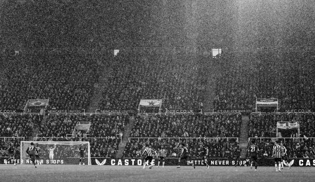 C罗禁区外世界波！门将绝望目送！?