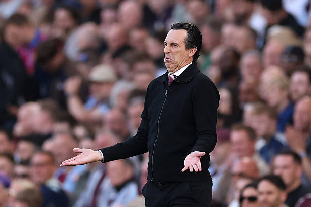 足球裁判旗语入门：边裁旗子颜色与判罚规则