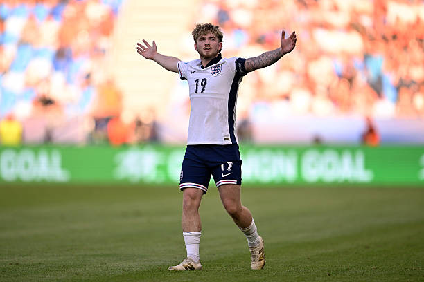 从球场到秀场：剖析贝克汉姆背头背后的时尚符号