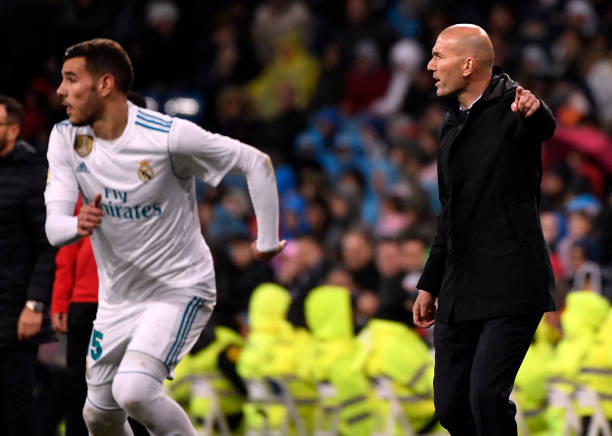 扑救艺术：从布冯到诺伊尔的任意球经典时刻