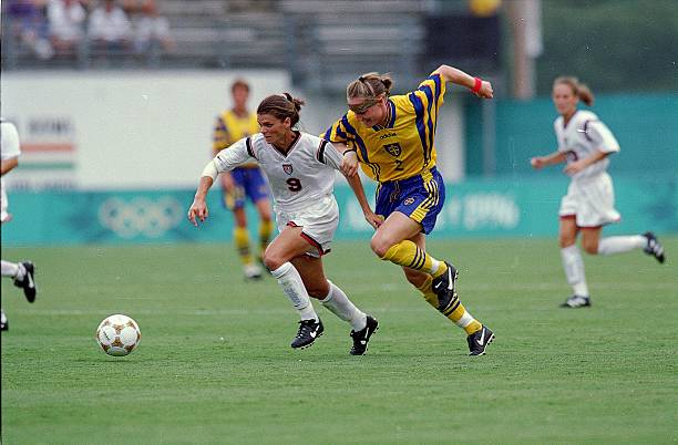 足球任意球实战教学：不同距离的踢法选择