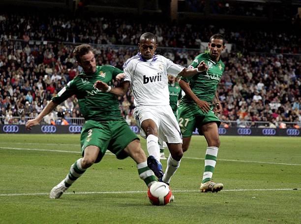 足球战术必备：间接任意球最佳位置与执行技巧图解