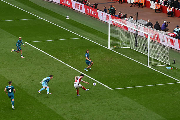 国家德比记忆：梅西与佩佩的经典瞬间