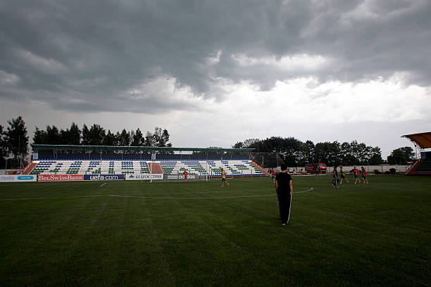 （强调其个人形象的转变和成熟）