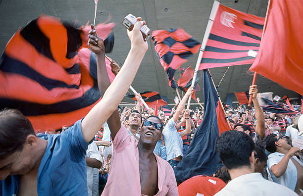 （侧重于其作为俱乐部传奇人物的地位和影响）