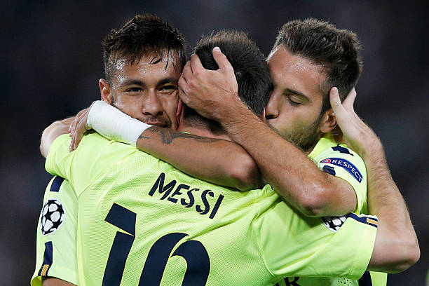 贝克汉姆十大经典进球：弧线球与任意球的艺术