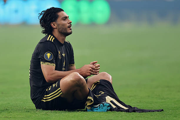 战术制胜：解析大巴黎2025年欧冠夺冠的关键战役