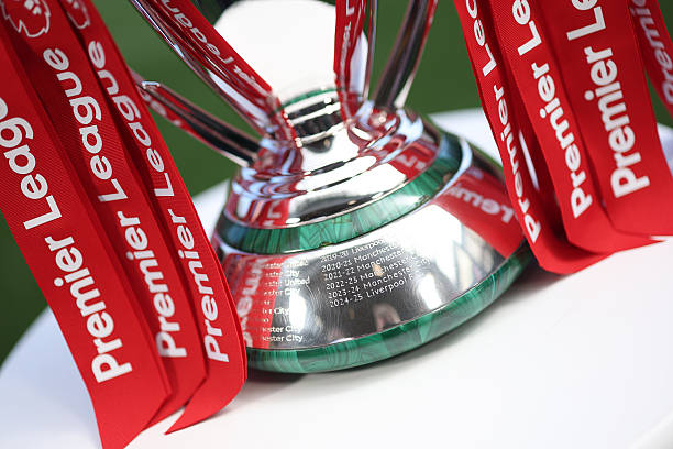 一脚爆射轰破球网！盘点射门力量最恐怖的球员