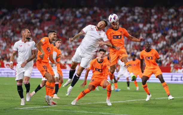 欧冠淘汰赛首回合赛果一览：谁将挺进八强？