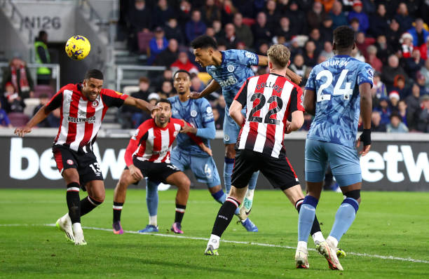 欧冠四强战报：两大热门成功会师，剩余两席悬念待解