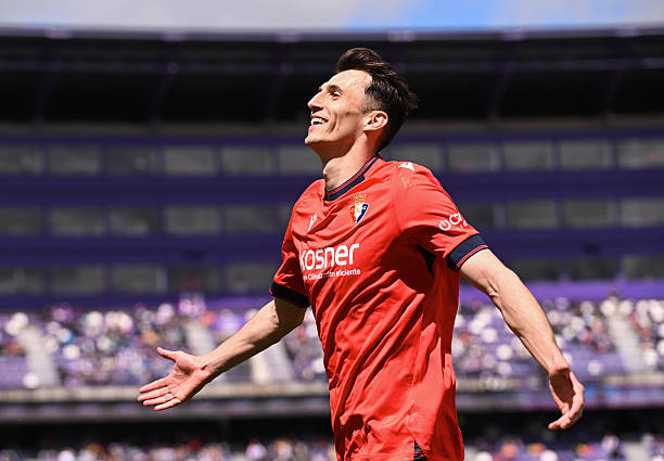 绿茵场上的艺术：解析C罗经典凌空斩