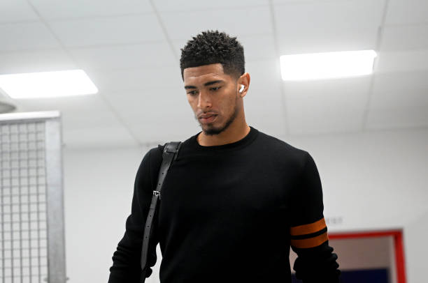 弹跳能力如何帮助C罗在禁区内的头球争顶？