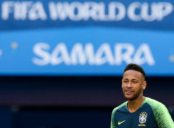 欧冠决赛门票销售火爆，现场观众能否见证历史？