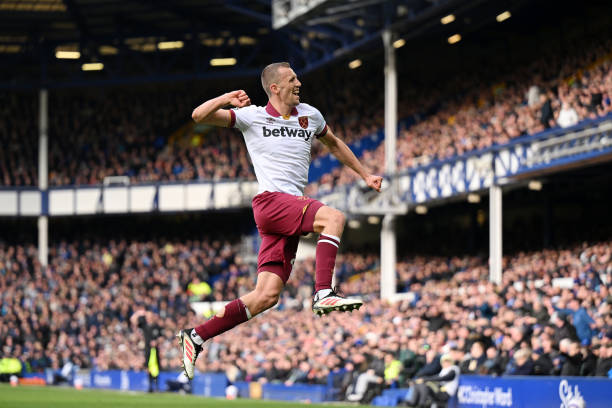 聚焦沙特联赛：深度解析C罗在利雅得胜利的表现与数据。