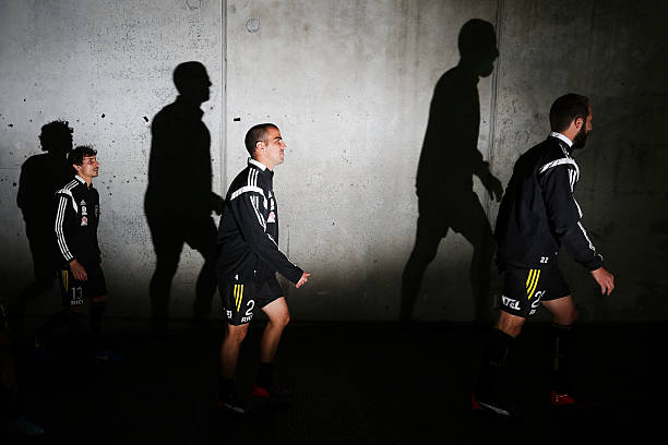 父辈的阴影：劳尔冈萨雷斯的儿子中的身份追寻