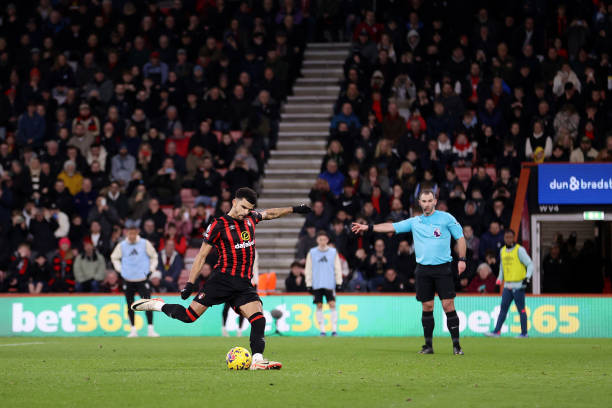 足球迷必看：普斯卡什的名字到底怎么念？