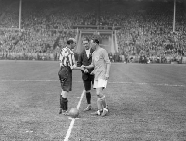 2025欧冠抽签仪式现场：球星与嘉宾齐聚