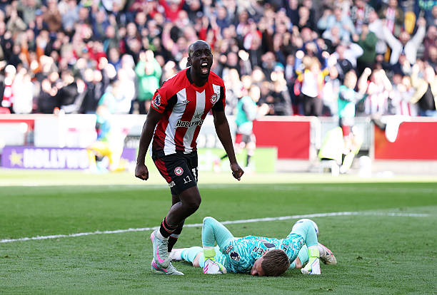 足球场建设指南：角球区圆弧半径的施工要点