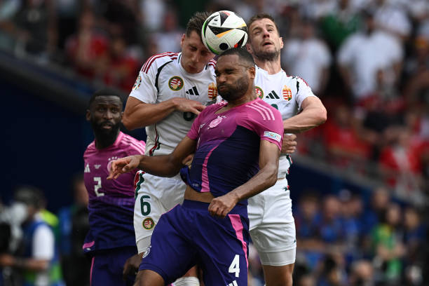 球探足球比分 手机版未来展望：AI预测与个性化推荐功能