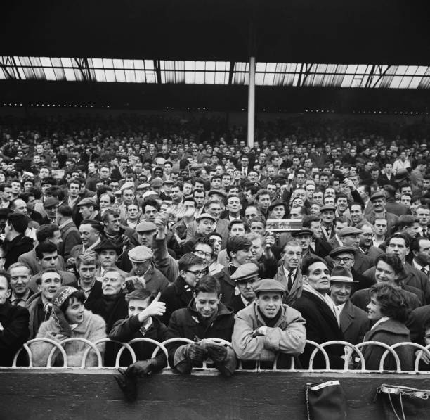 球星同款：里昂现役球员主场球衣号码选择指南