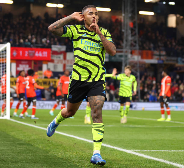 齐达内vs罗纳尔多：世纪对决精彩瞬间