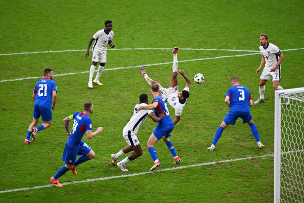 杭州足球队的正式名称是什么？浙江职业足球俱乐部简介