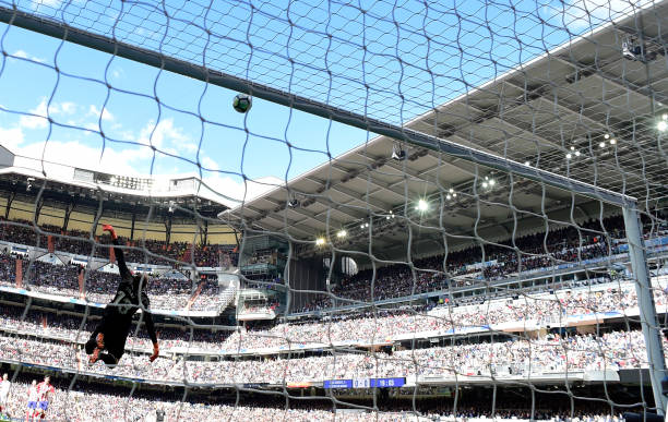 C罗LIVE独家专访：揭秘他的训练秘诀与生涯目标