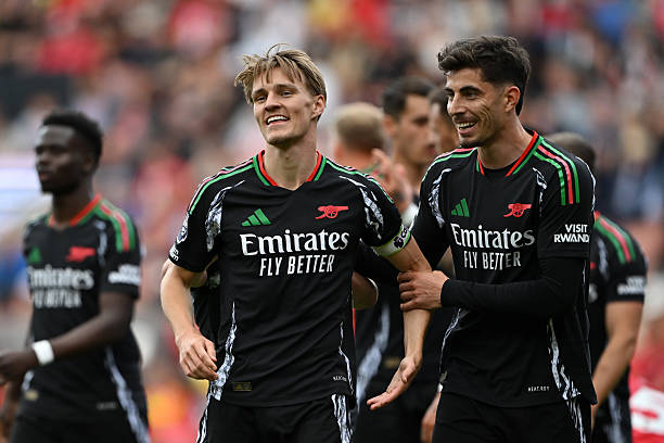 全能足球运动员评测：最真实的足球模拟体验