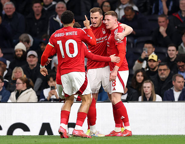 欧冠第二回合赛程详解：哪些比赛将决定冠军归属？