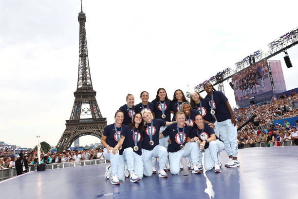 2024巴黎奥运会羽毛球决赛直播：巅峰对决，谁将问鼎？