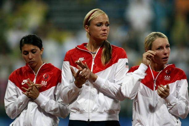 历史性时刻！中国选手勇夺本届奥运会首枚金牌