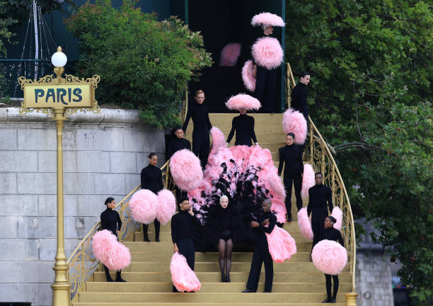 洛杉矶奥运会吉祥物山姆鹰在开幕式和赛事中的角色