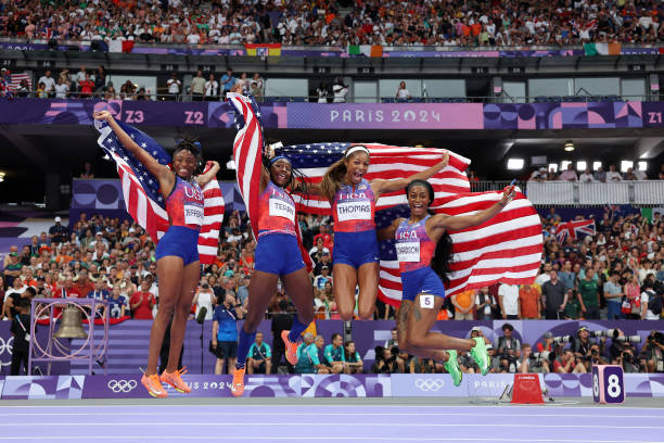 福娃贝贝、晶晶、欢欢、迎迎、妮妮：2008年奥运会的五个代表