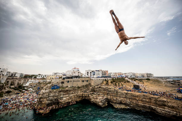伏明霞的年龄纪录：最年轻的跳水世界冠军与奥运冠军